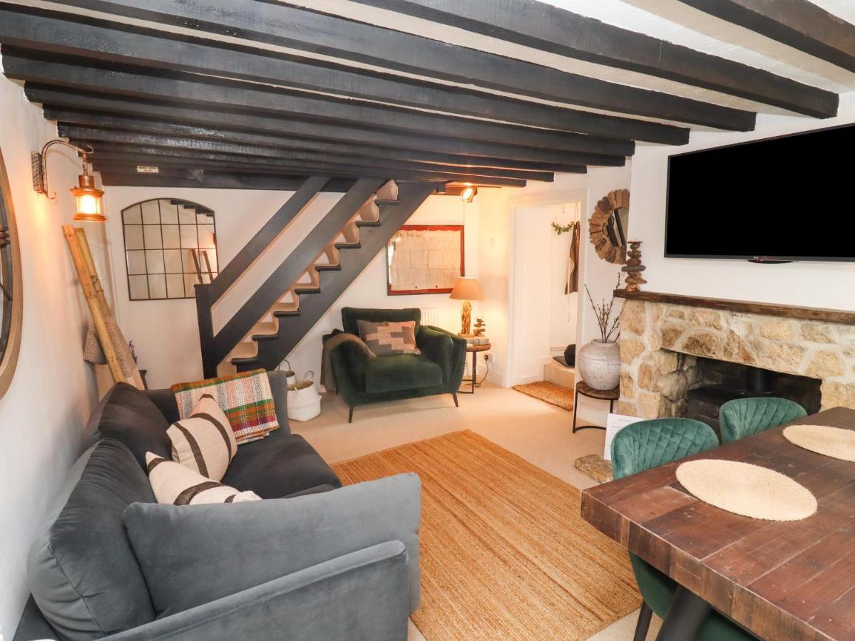 Hobbes Cottage Малмсбъри Екстериор снимка